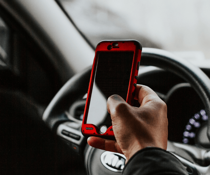 What to Do if You Spot a Distracted Driver